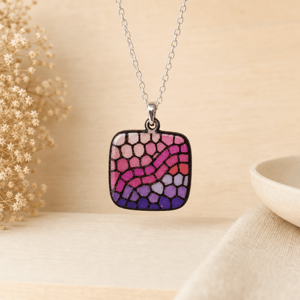 Collar mosaico rosa morado — Bisutería artesanal de El Rincón de Marfil